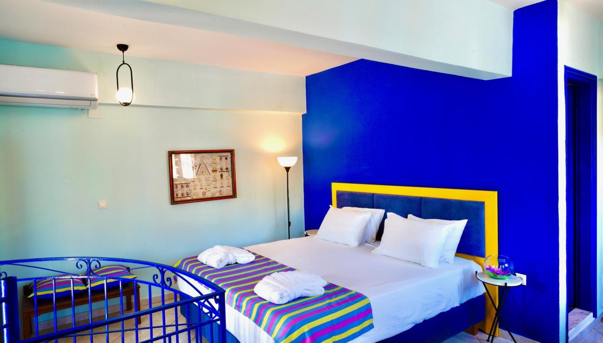Captain'S Suites Symi Bagian luar foto