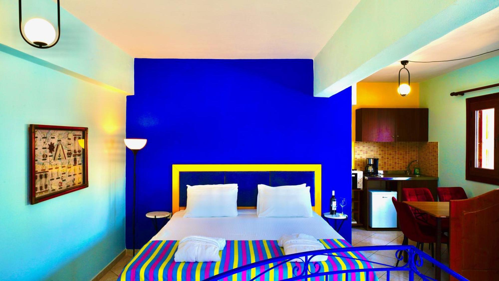 Captain'S Suites Symi Bagian luar foto