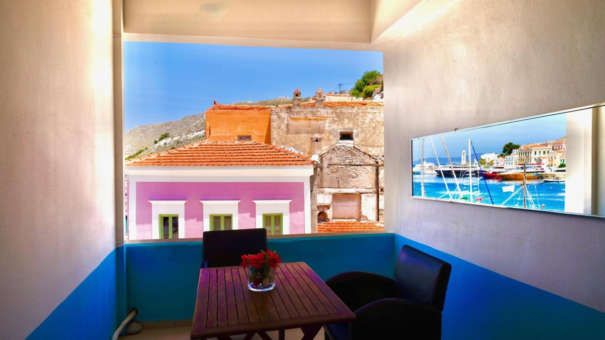 Captain'S Suites Symi Bagian luar foto